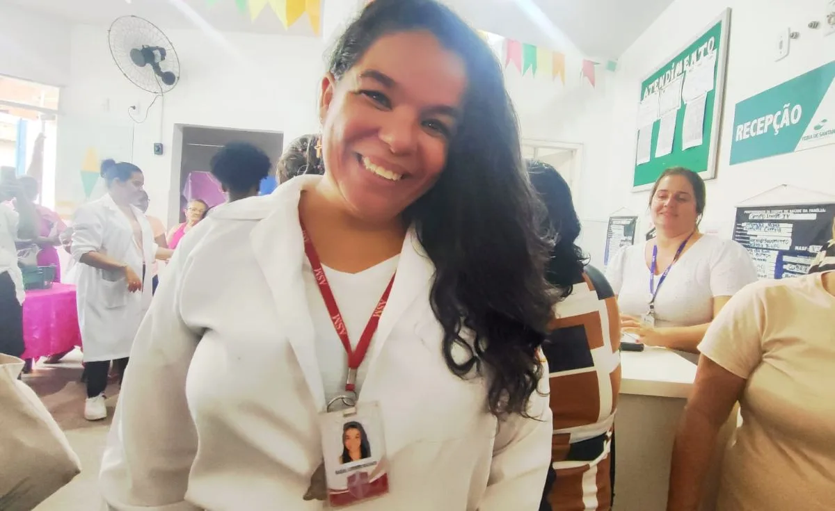 Raquel Cordeiro, que é técnica de enfermagem