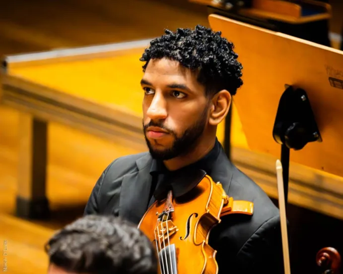 Violinista de Feira de Santana faz vaquinha para realizar sonho de cursar mestrado nos EUA