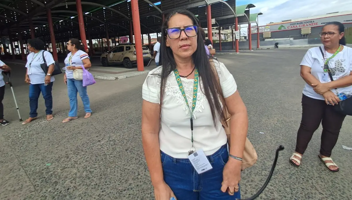 Pessoas com fibromialgia realizam protesto