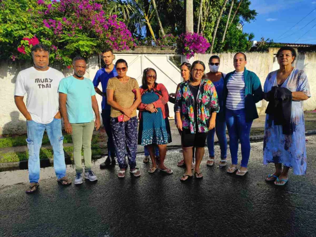 Moradores reclamam de vazamento de esgoto no bairro Panorama