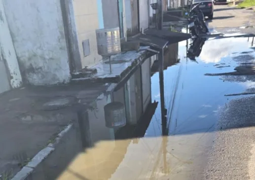 Vazamento de esgoto no bairro Panorama