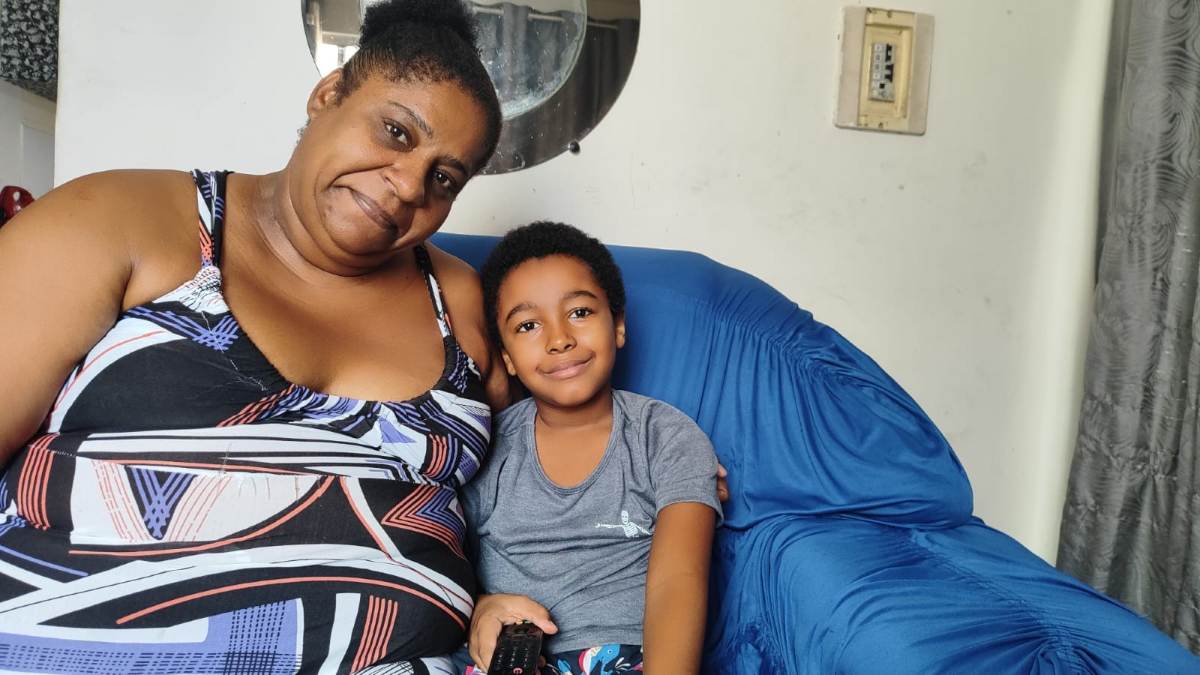 mãe solo luta por melhores condições para o filho autista