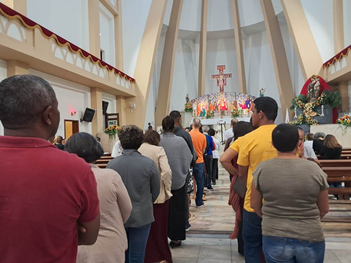 Missa último dia de trezenário de Santo Antônio no bairro Capuchinhos