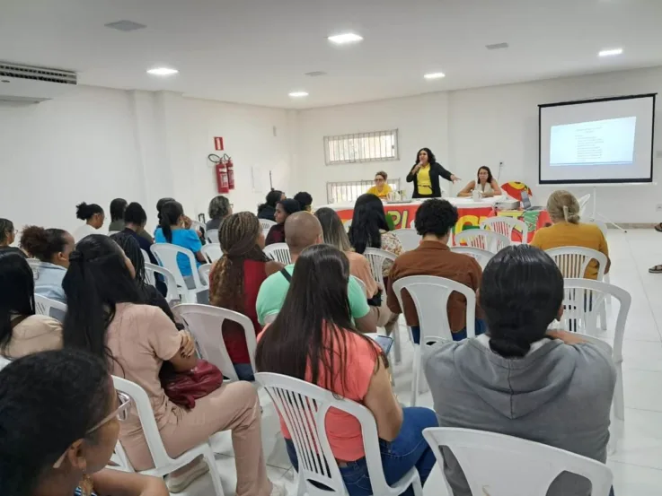 Assembleia na APLB discute pautas pendentes para a categoria