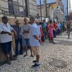 Filas em Agência dos Correios para atendimento relacionado a fraudes do INSS