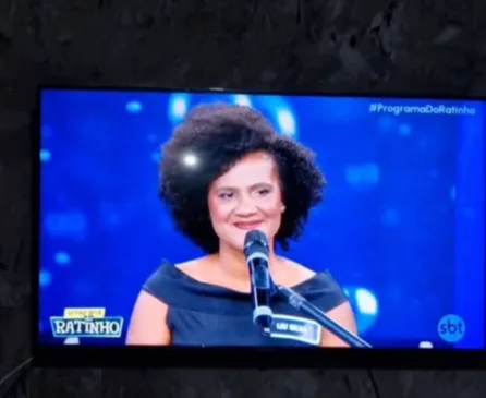 Atriz de Feira de Santana participa do quadro Desafiando o Maestro no Programa do Ratinho