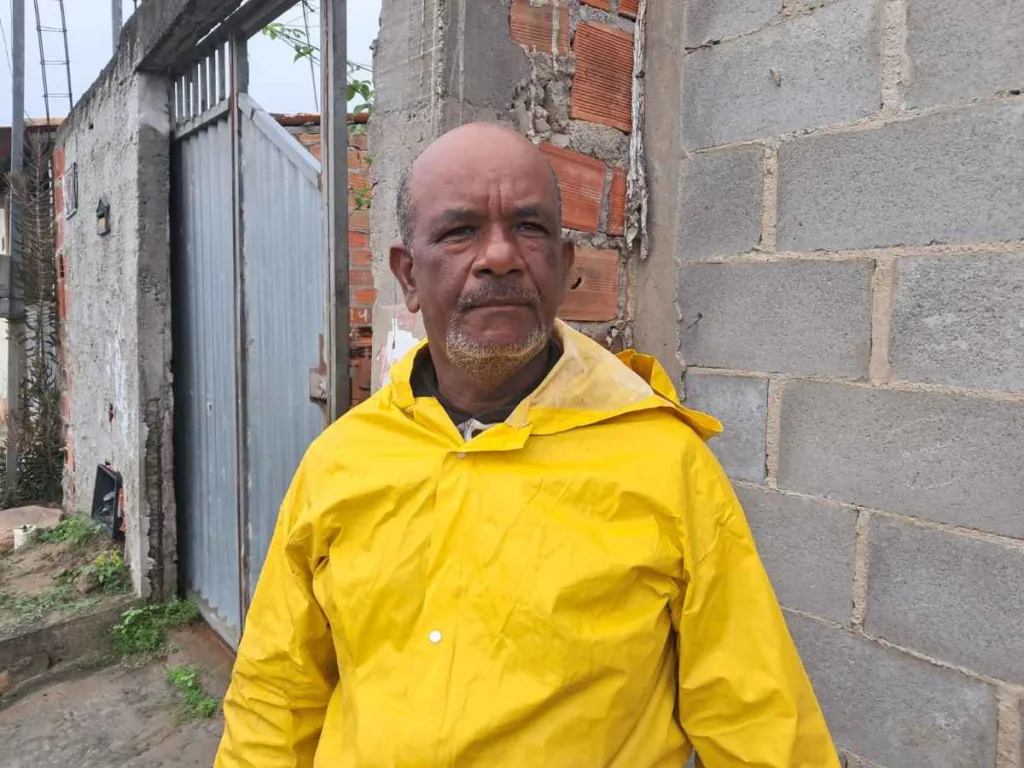 Crispim Silva, morador da Rua Imbuíra, bairro Mangabeira