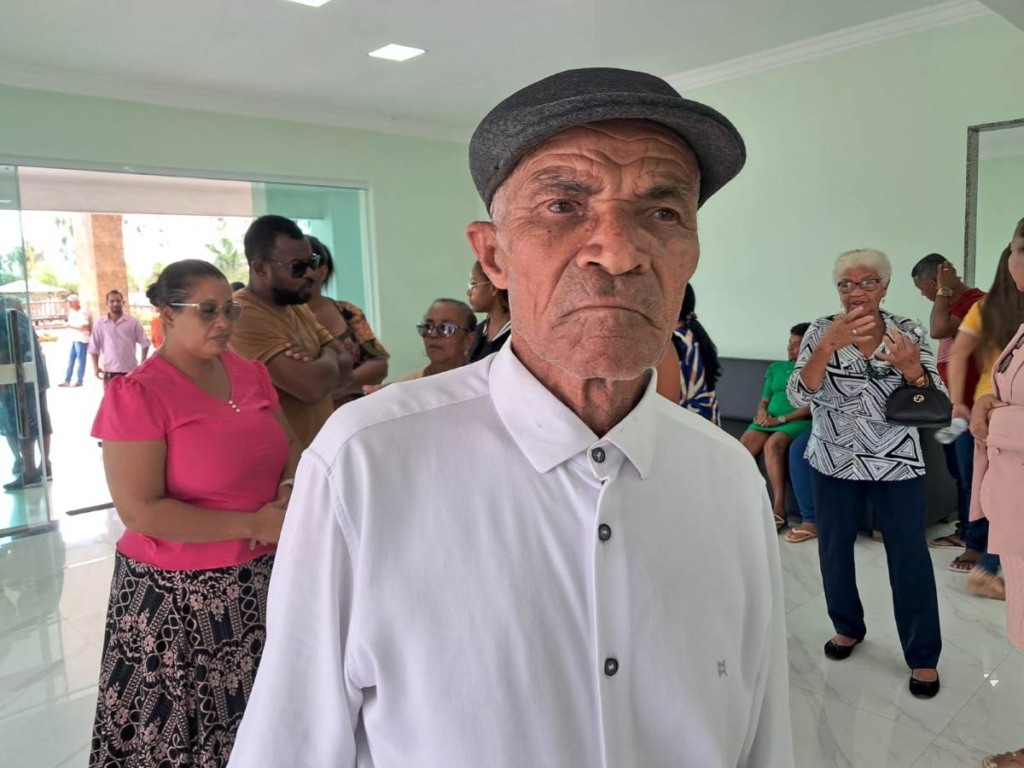 Sepultamento de Pai e filho mortos por descarga elétrica