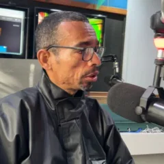 pai reclama de falta de professor de matématica