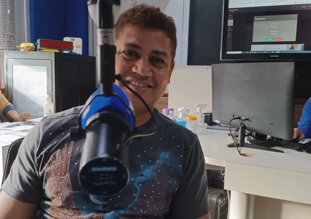 Cantor João Almeida relembra trajetória musical ao celebrar Troféu Zelito Miranda 2025 (2)