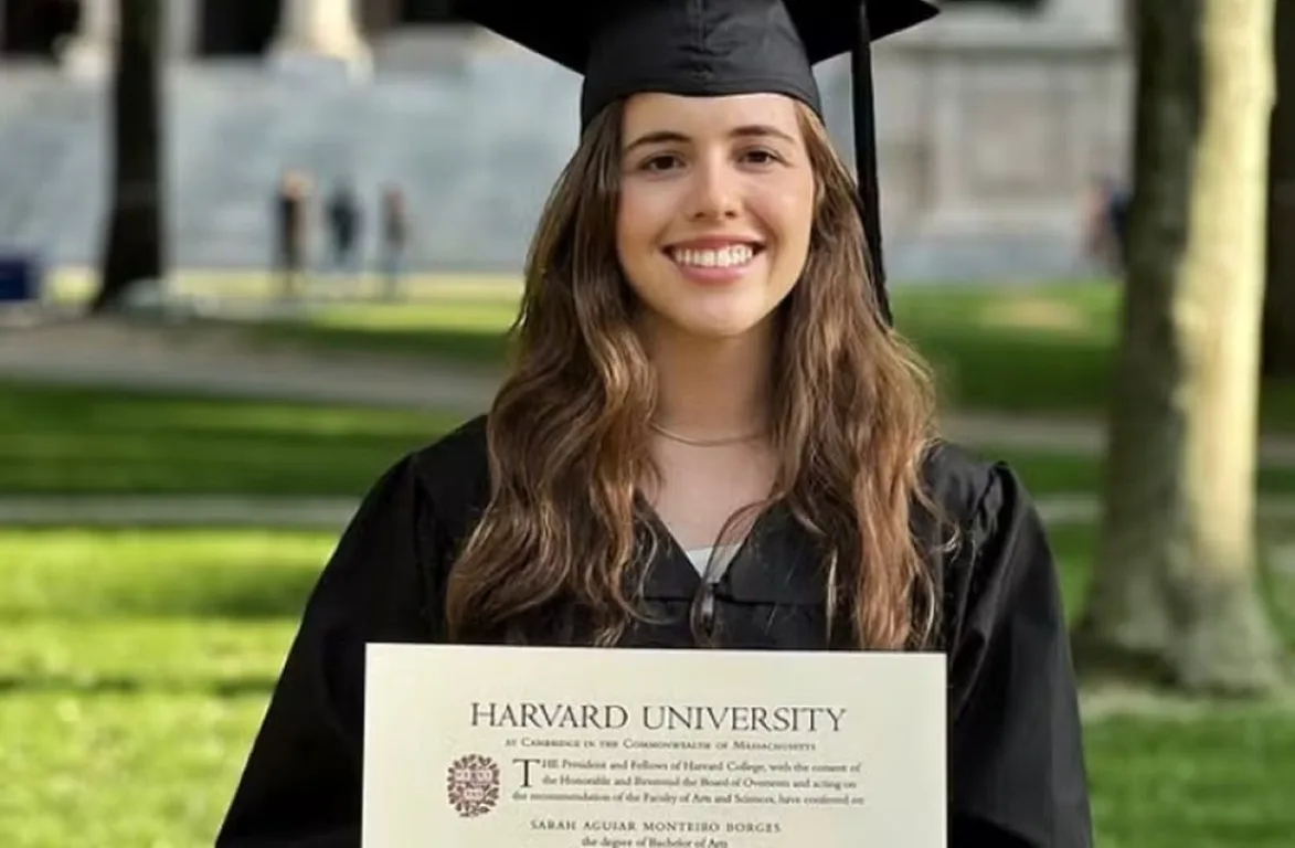 goiana Sarah Aguiar Monteiro Borges bolsista da Universidade de Harvard com a maior nota