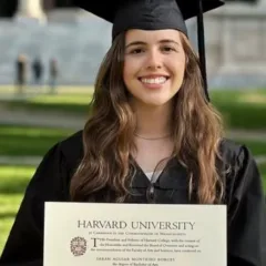 goiana Sarah Aguiar Monteiro Borges bolsista da Universidade de Harvard com a maior nota