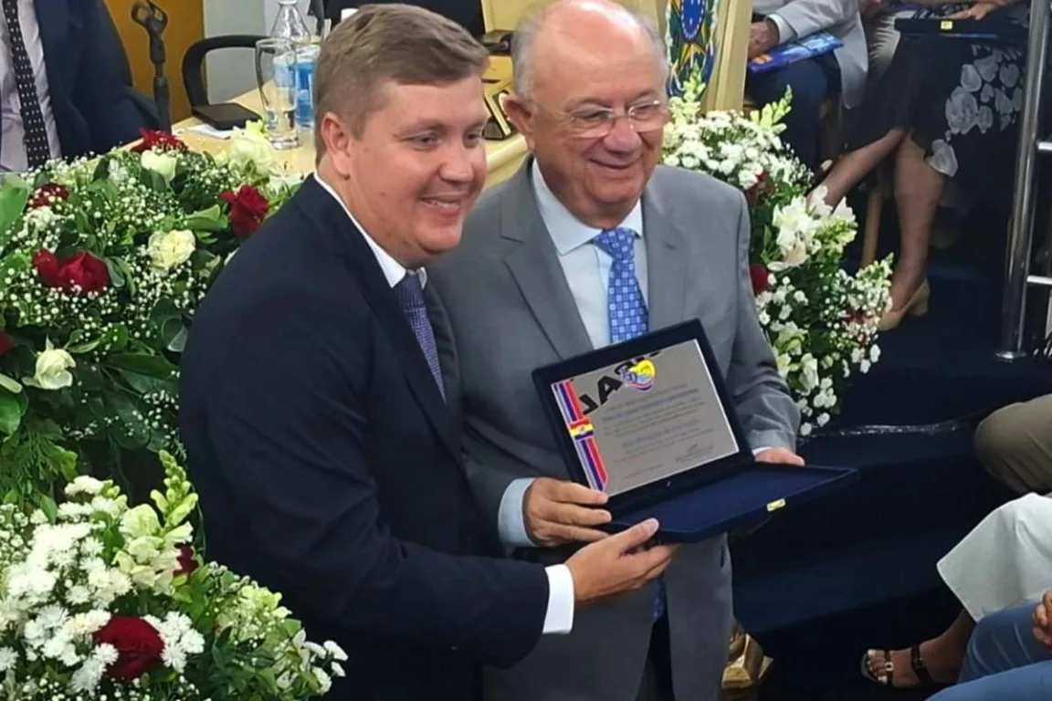 José Ronaldo recebe título de cidadão cícero-dantense