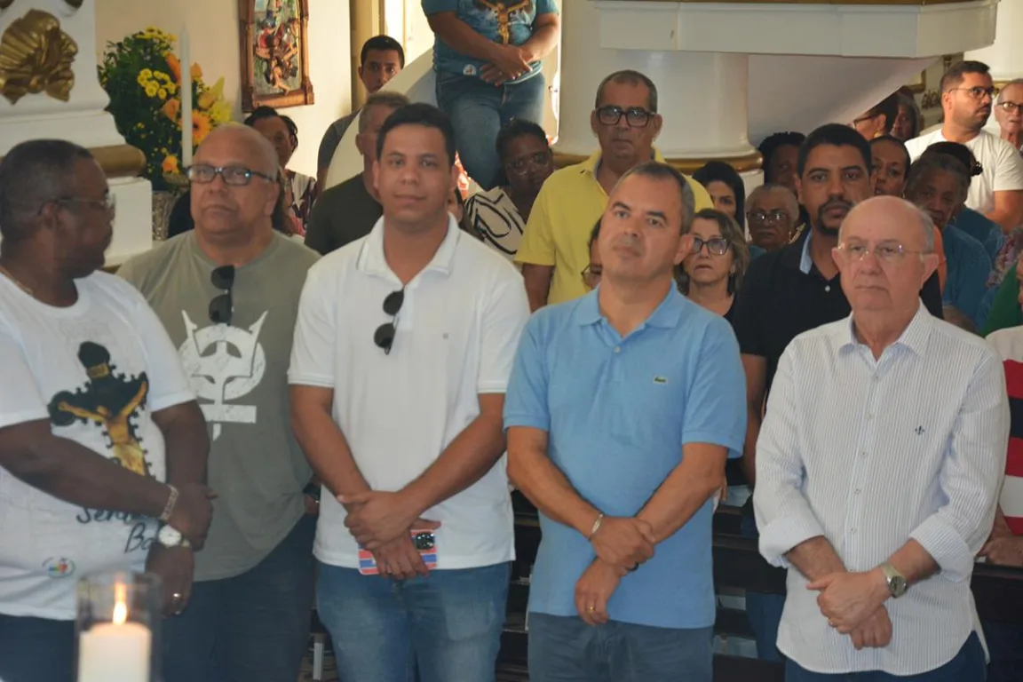 Prefeito e secretários na missa em Bonfim de Feira na passagem da imagem peregrina do Senhor do Bonfim da Bahia