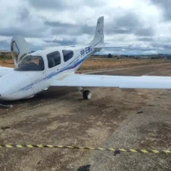 avião faz pouso de emergência