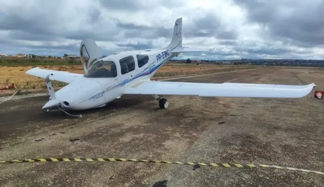 avião faz pouso de emergência
