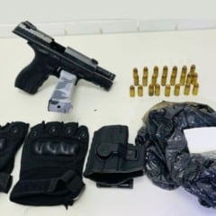 65ªCIPM apreende arma de fogo e droga no bairro Santa Mônica 2, em Feira de Santana