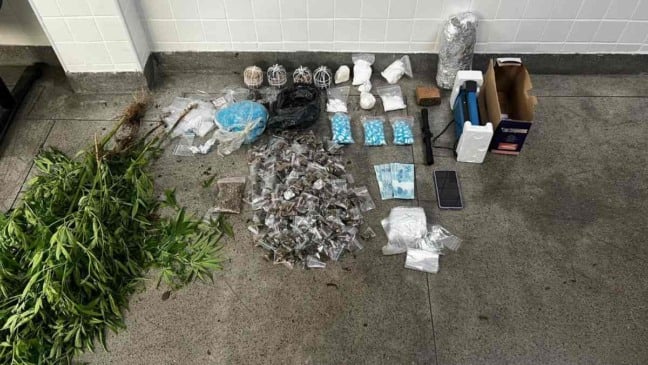 66ª CIPM apreende drogas e material explosivo em Feira de Santana