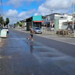 Avenida João Durval - estação do BRT