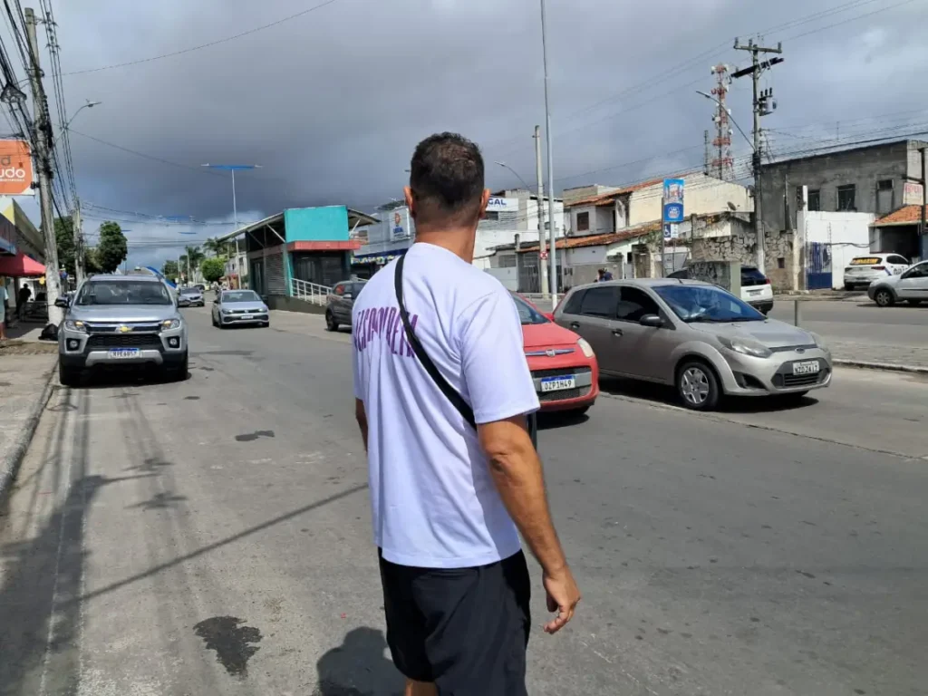 Avenida João Durval - estação do BRT