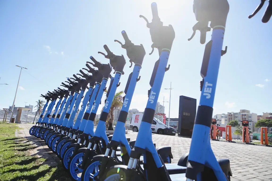 Bicicletas e patinetes elétricos em Salvador -q
