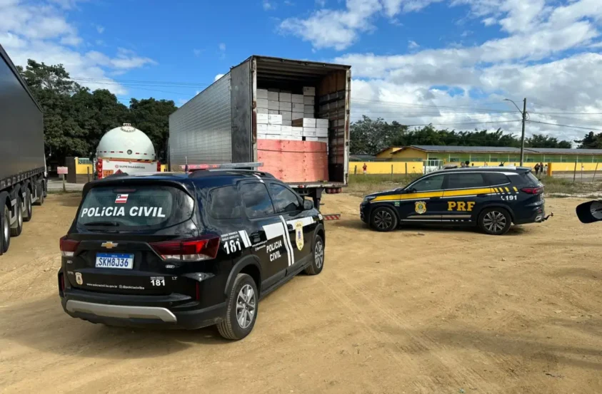 Carga recuperada pela polícia civil e prf