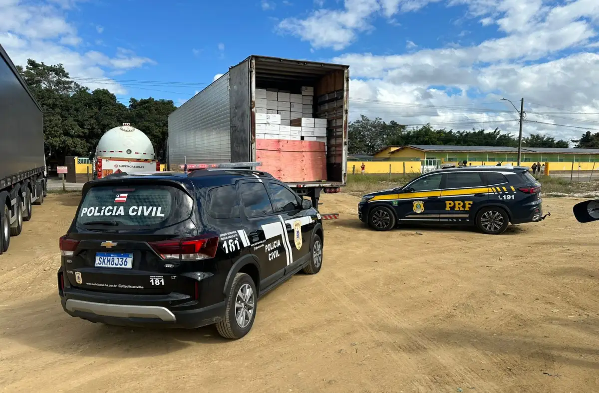 Carga recuperada pela polícia civil e prf