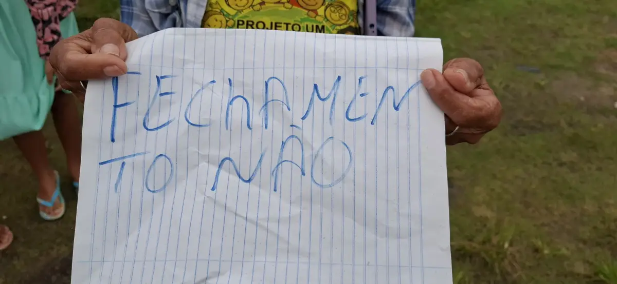 Comunidade de Ipuaçu protesta contra fechamento de escola