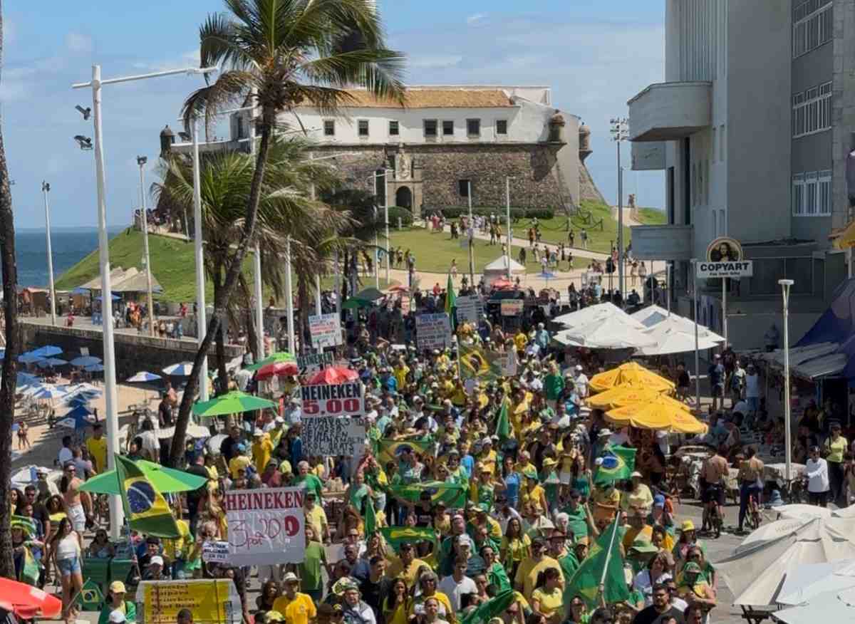 Diego Castro volta a defender anistia a presos do 8 de janeiro em ato na Barra