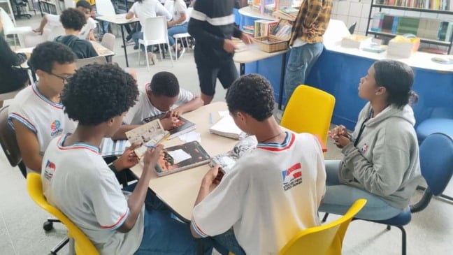 Estudante de Feira de Santana cria rede de incentivo à leitura com livros para aluguel, troca e venda Estudante de Feira de Santana cria rede de incentivo à leitura com livros para aluguel, troca e venda