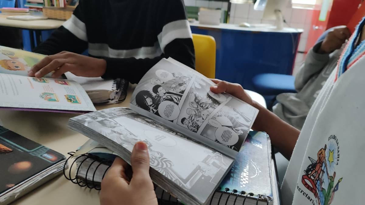 Estudante de Feira de Santana cria rede de incentivo à leitura com livros para aluguel, troca e venda