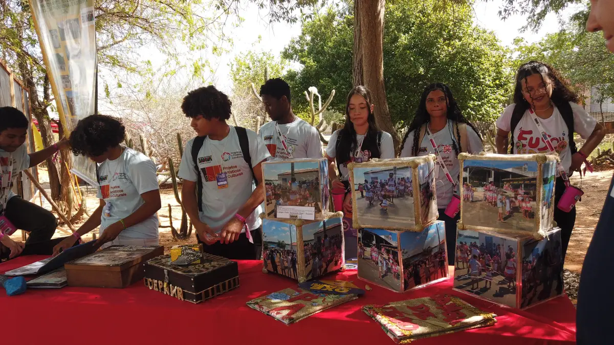 Flican - Feiras literárias movimentam a Bahia com arte, leitura e protagonismo estudantil