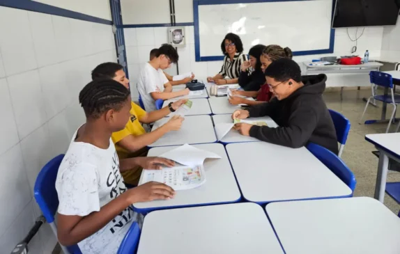Inscrições abertas para oficina de Inglês voltada a alunos da rede estadual de Feira de Santana