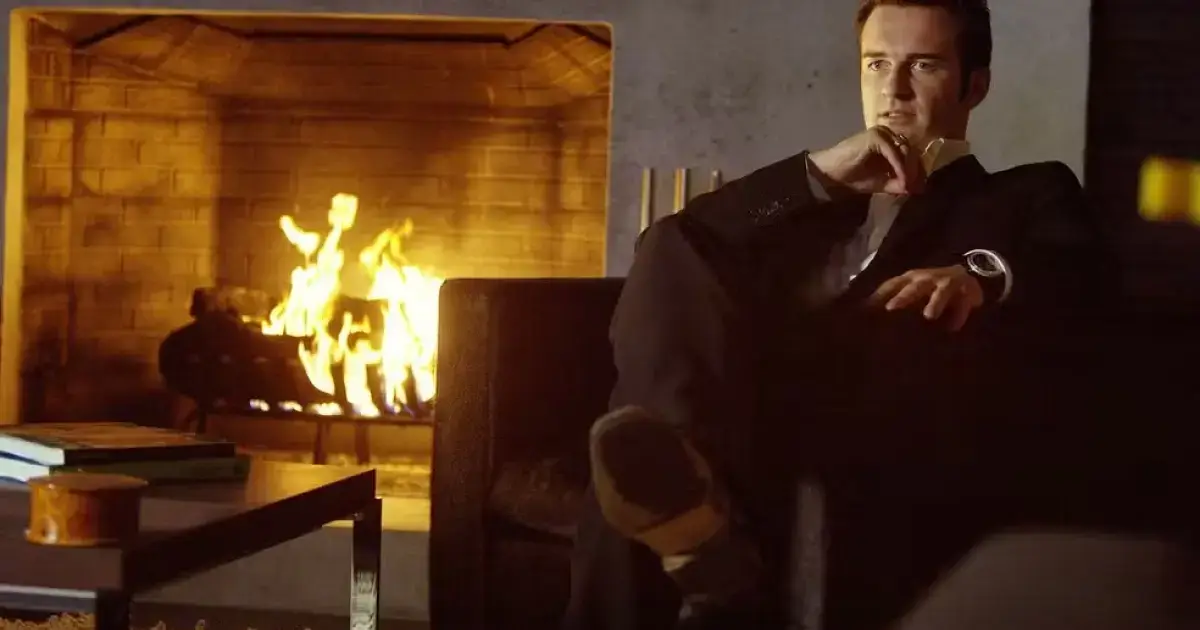 Julian McMahon - ator