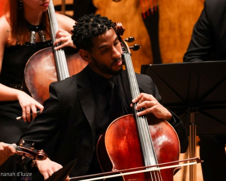 Luan Santa Clara, Violoncelo