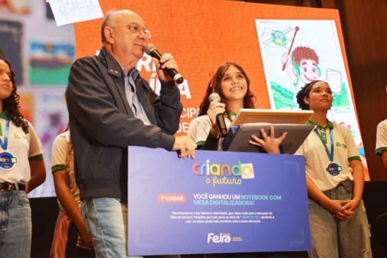 Maria Cecília vence concurso cultural do mascote da Educação de Feira