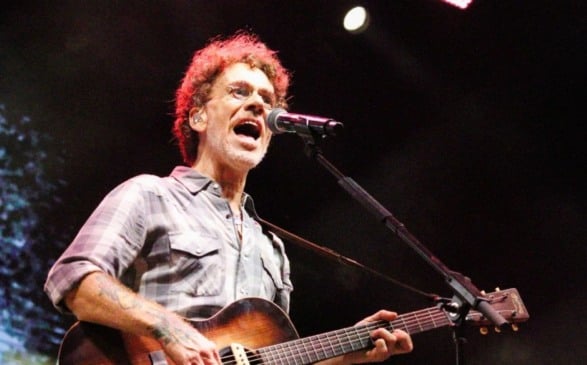 Show de Nando Reis emociona multidão no Jardim de Inverno de São Gonçalo dos Campos
