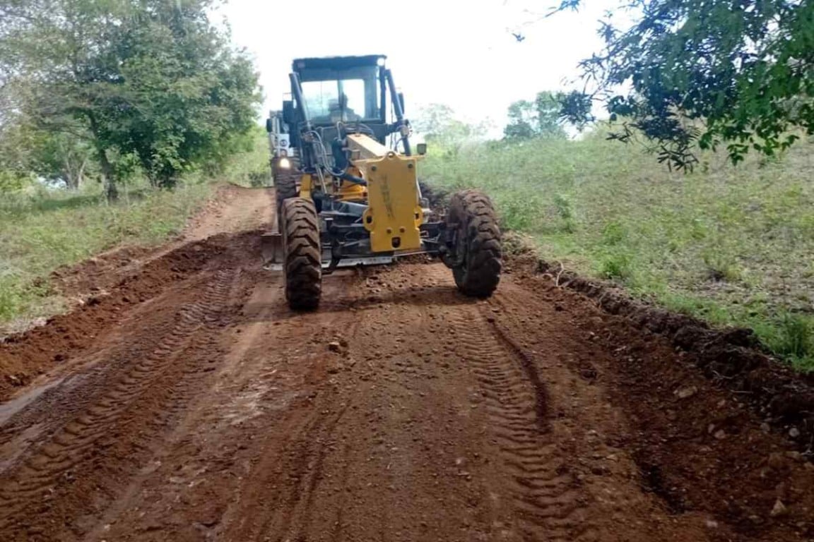 Chuvas dão trégua e Prefeitura de Feira retoma patrolamento de estradas