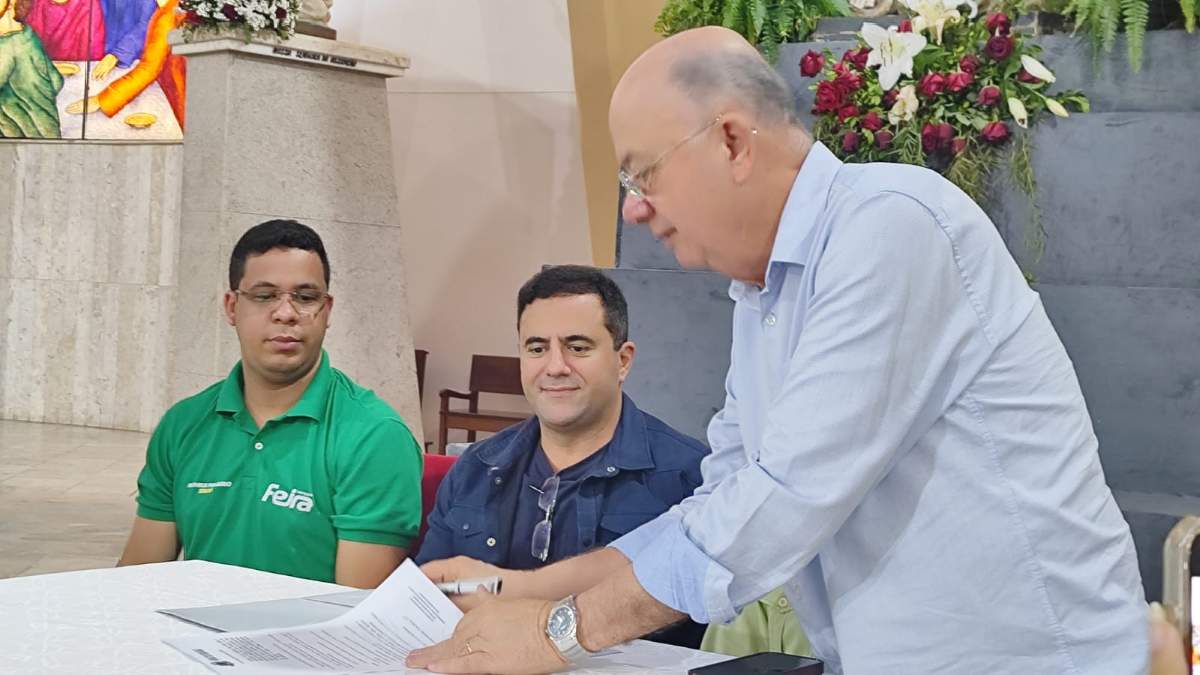 Prefeito José Ronaldo sanciona decreto que institui o Dia do Romeiro em Feira de Santana