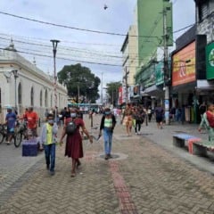 Promoções pós-São João e o frio aumentam vendas de roupas em Feira de Santana