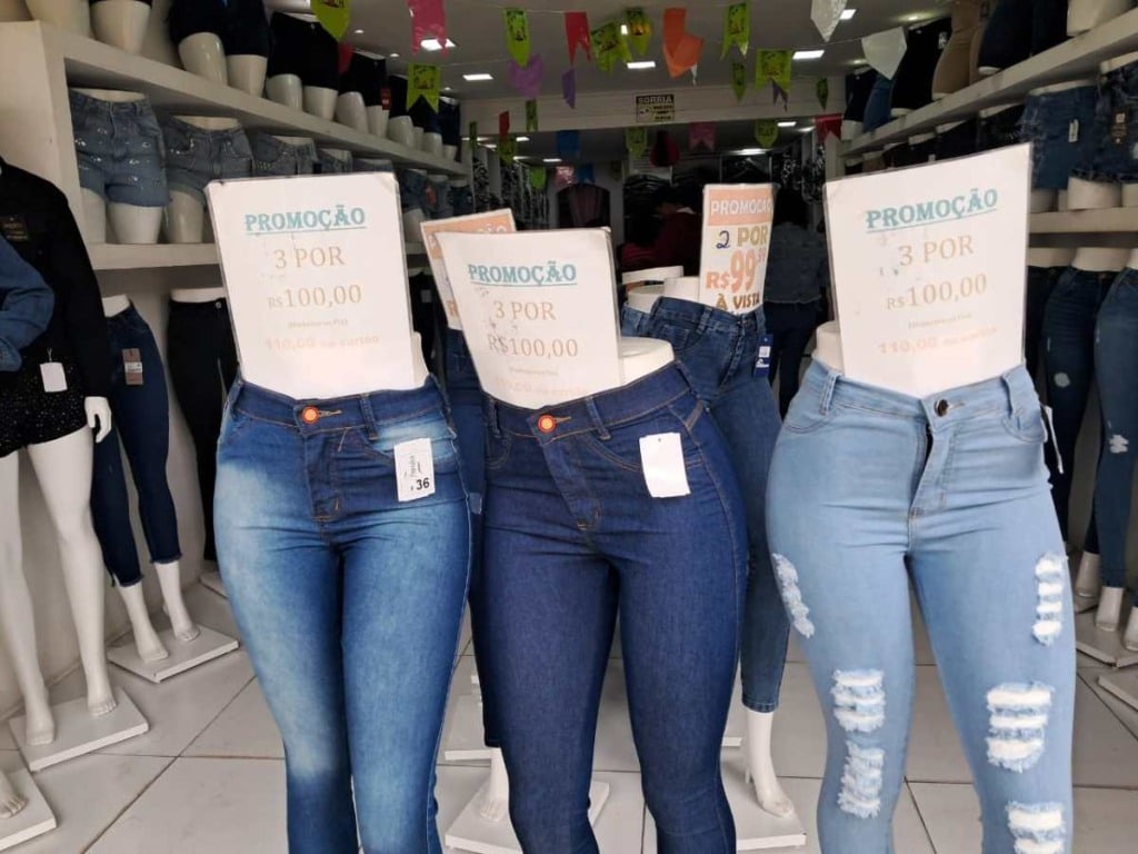 Promoções pós-São João e o frio aumentam vendas de roupas em Feira de Santana