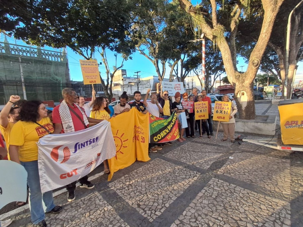 Representantes de entidades e sindicatos fazem ato público pelo fim da escala 6 por 1
