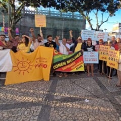 Representantes de entidades e sindicatos fazem ato público pelo fim da escala 6 por 1
