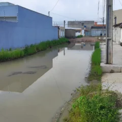 Rua Arlindo Oliveira moradores reclamam de lagoa na rua