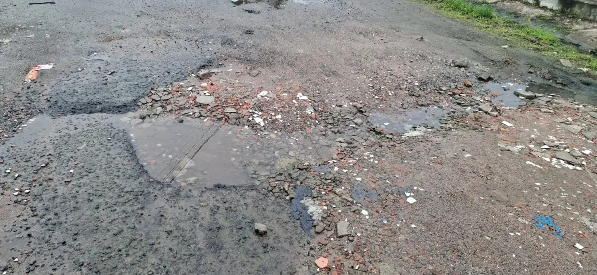 Moradores cobram solução para ruas esburacadas