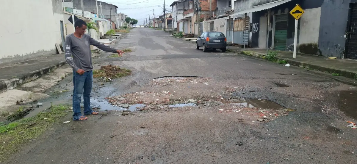 Moradores cobram solução para ruas esburacadas
