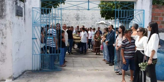 Valente se despede com emoção do médico Rui Pascoal Ramos em cortejo histórico