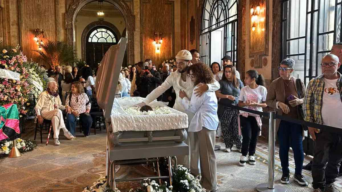 Velório de Preta Gil reúne fãs, amigos e familiares; veja fotos