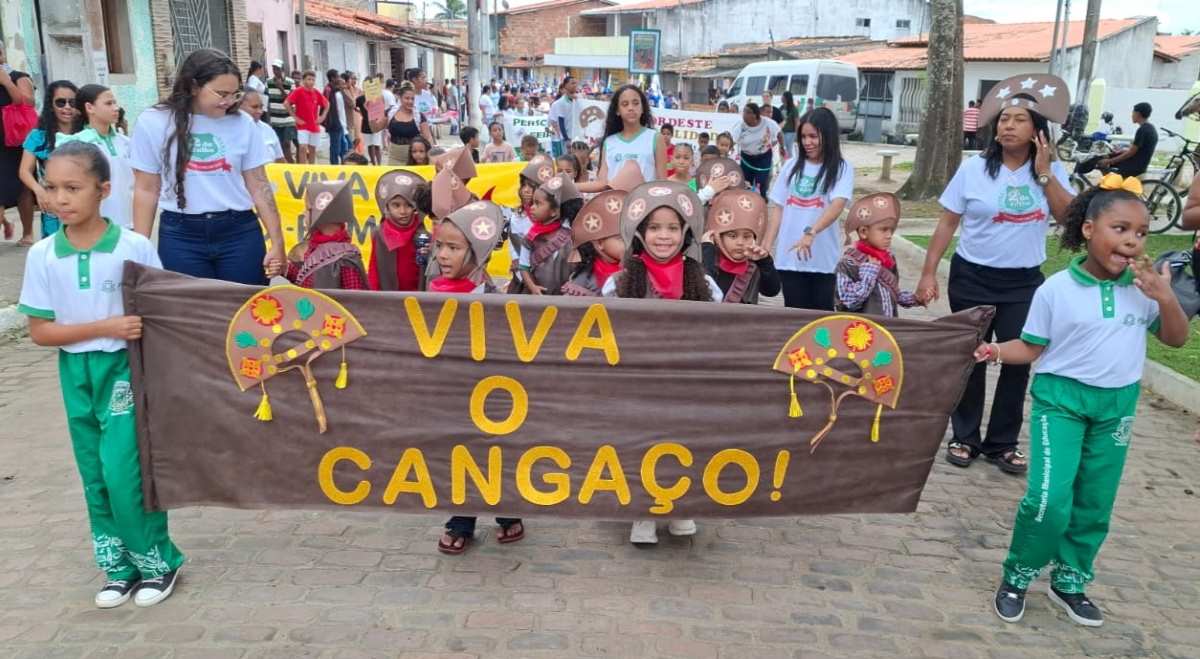 Desfile Cívico da Escola Municipal Dois de Julho Jaíba