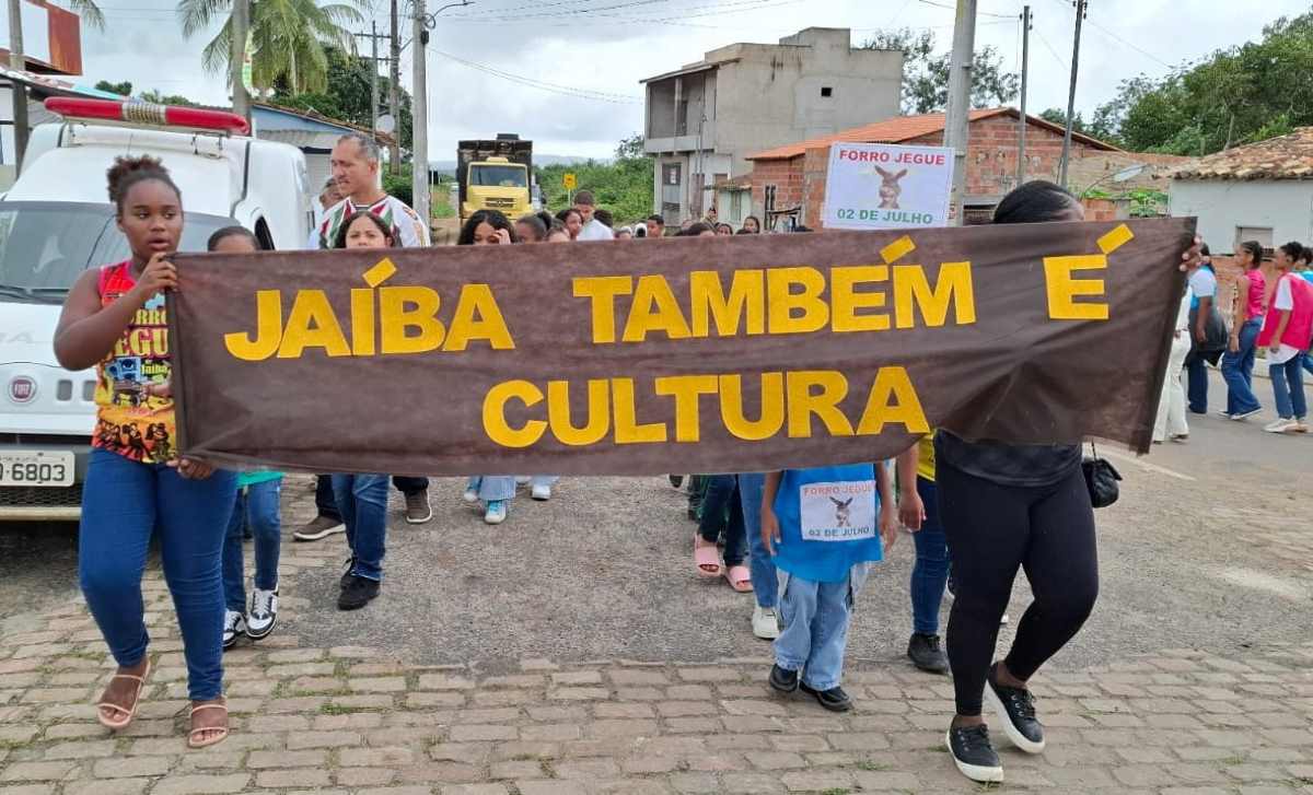 Desfile Cívico da Escola Municipal Dois de Julho Jaíba